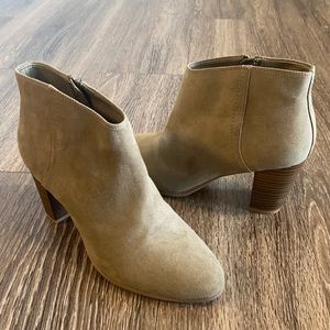 Old Navy olive booties